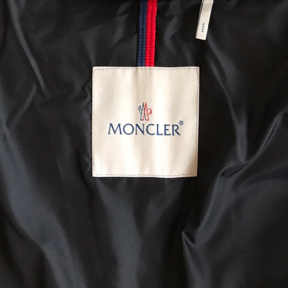 MONCLER Down Jacket - Picture 6 of 8